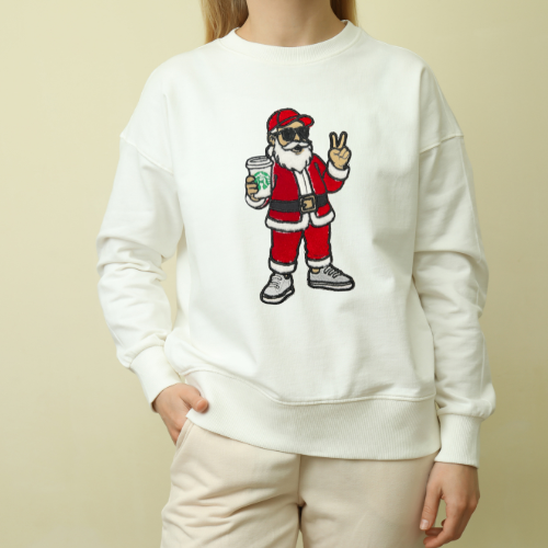 Baltas džemperis su Kalėdų Seniu.