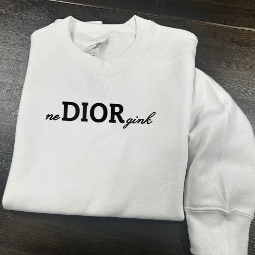 Džemperis su siuvinėtu užrašu "Nediorgink"