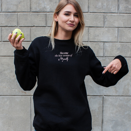 Siuvinėtas džemperis su užrašu "Become the best version of myself"