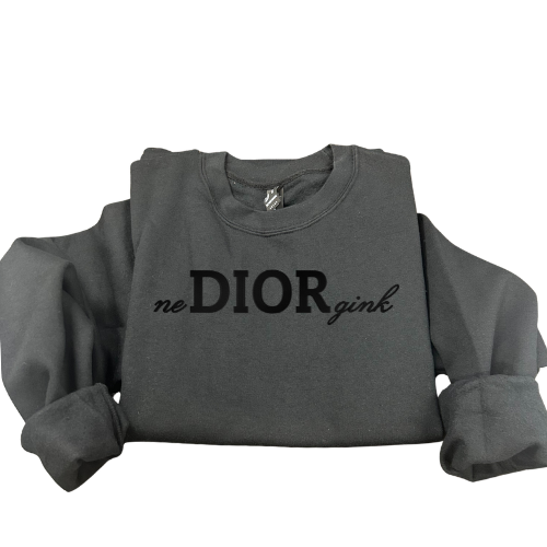 Džemperis su siuvinėtu užrašu "Nediorgink"