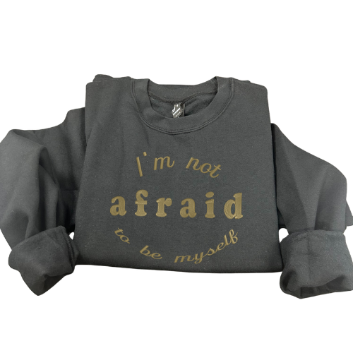 Siuvinėtas juodas džemperis "I'm not afraid to be myself"