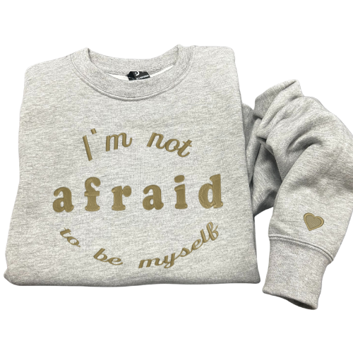 Siuvinėtas pilkas džemperis "I'm not afraid to be myself"